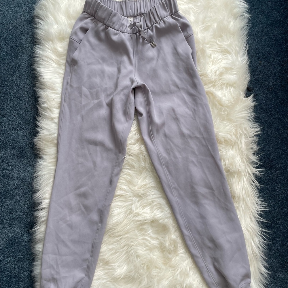 Lululemon violet jogger